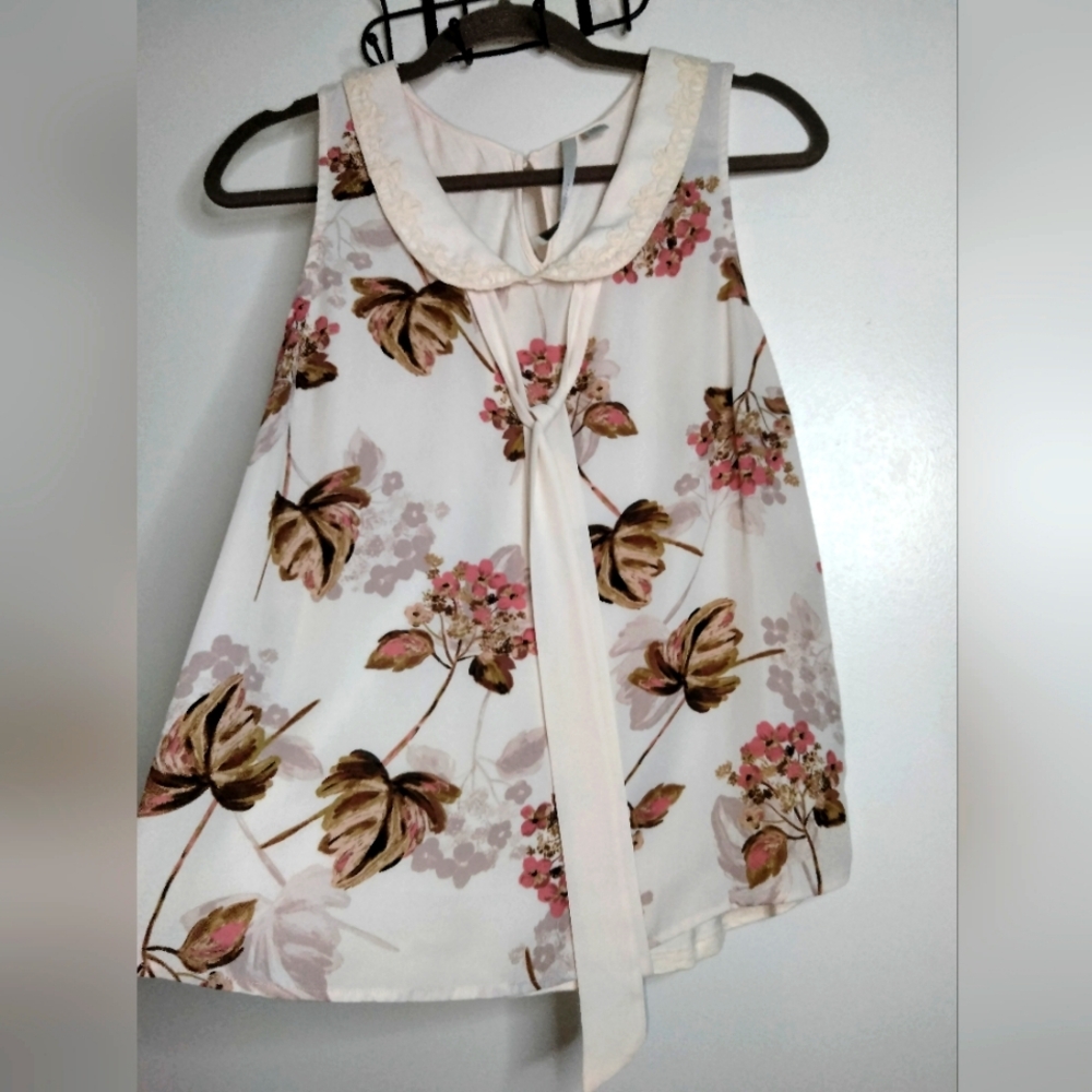 LC Lauren Conrad (Size M) Cream & Floral Castelli Blooms Sleeveless Blouse Top